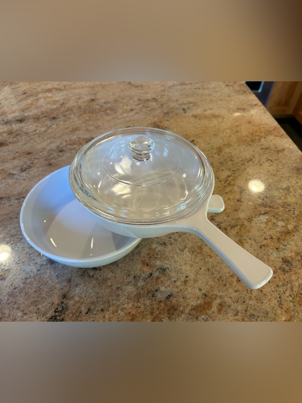 Corning Ware MW-83-B Set of 2 with Pyrex Lid P83C 7”Microwave Browning Skillets